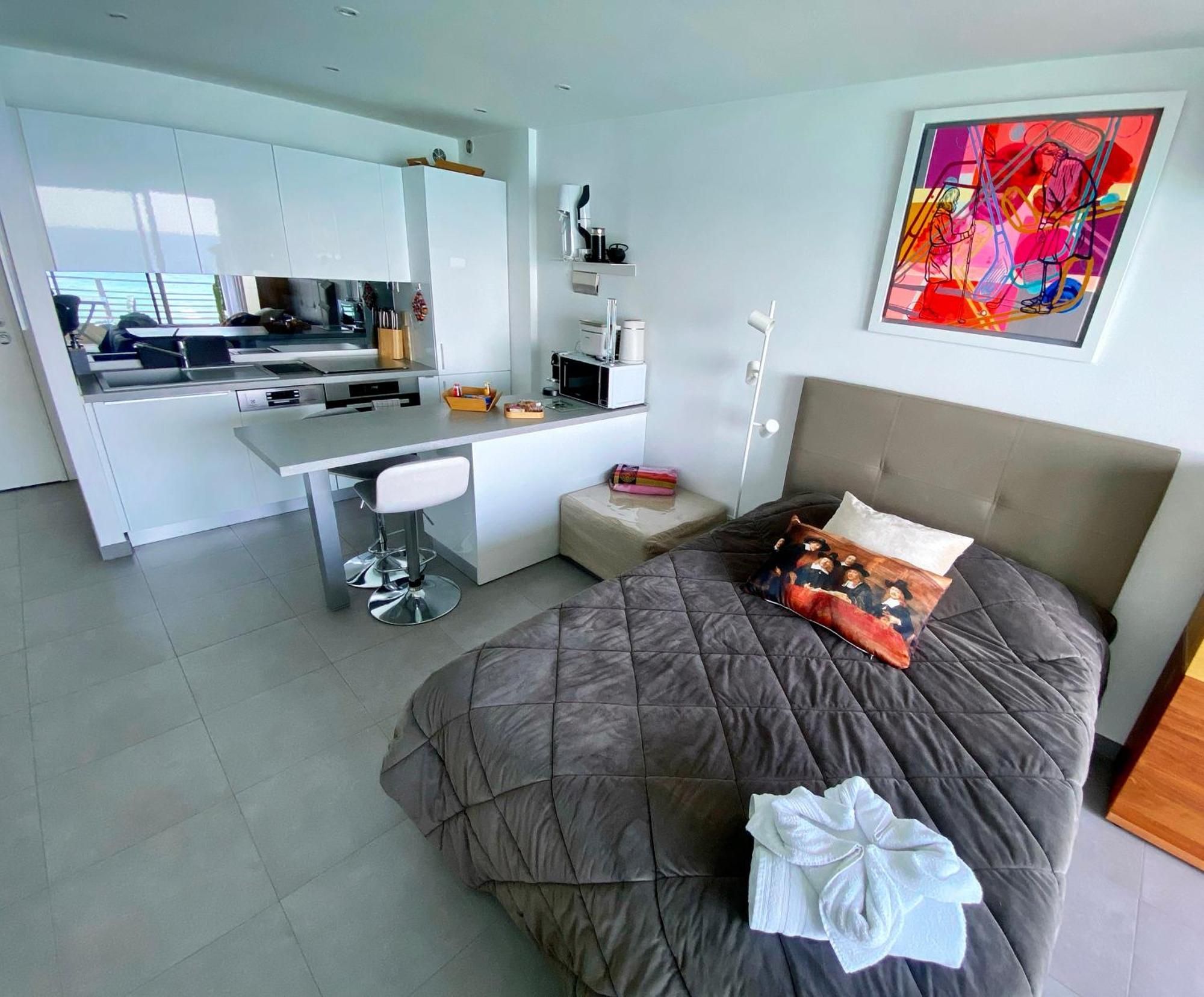 Апартаменти Sea View Studio, Huge Terrace On The 4Th Floor Мантон Екстер'єр фото